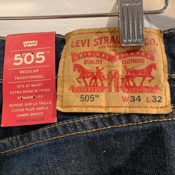 LEVI’S 505  Sz 34 x 32 Jeans Mid-Wash Jeans - Picture 6 of 7